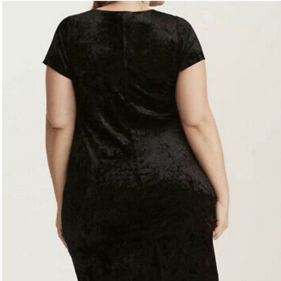 TORRID Crushed Velvet T-Shirt Dress - Picture 2 of 9